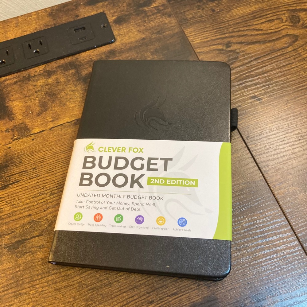 Clever Fox Budget Book 2nd Edition Undated Monthly Budget Planner